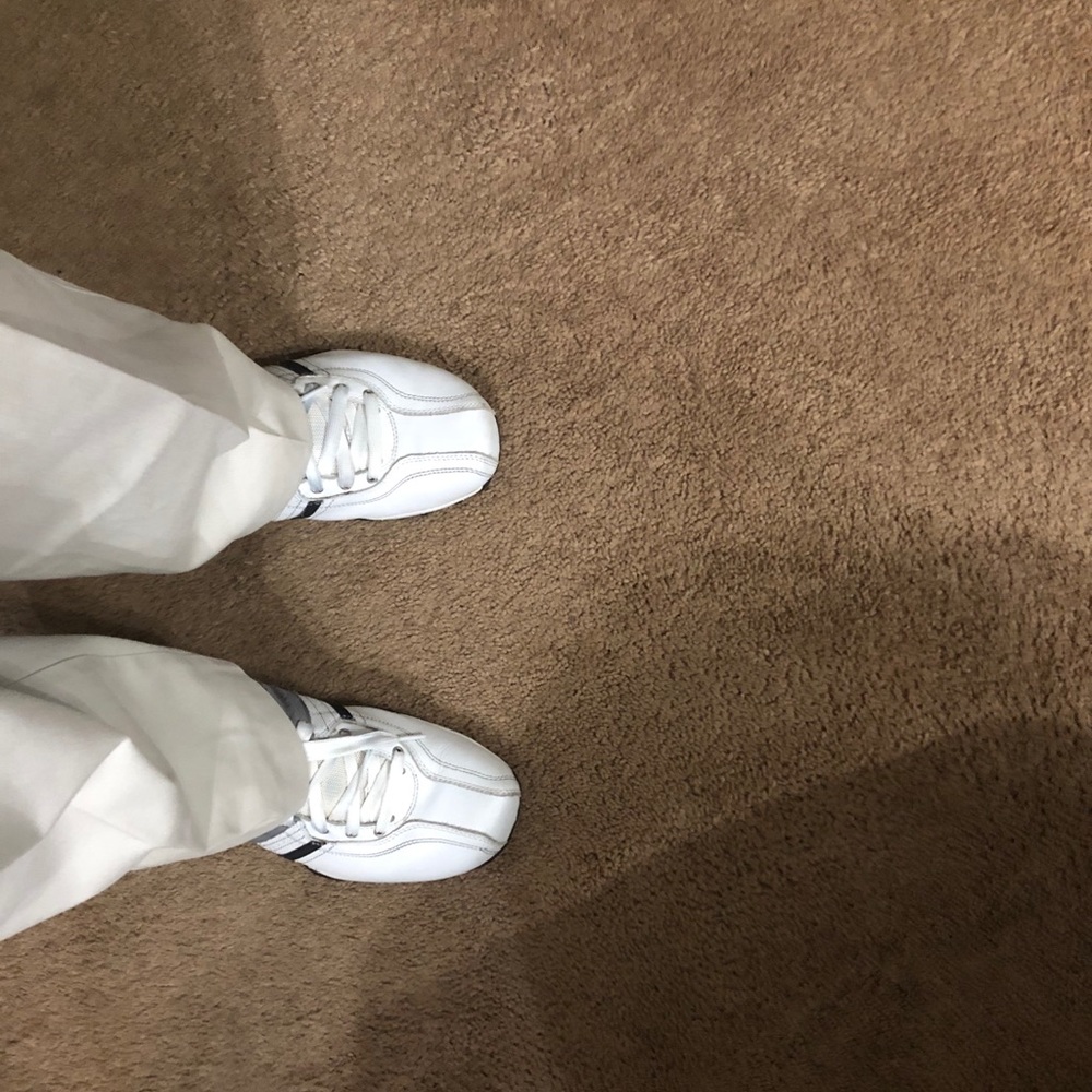 Shoe - Picture 4 of 7